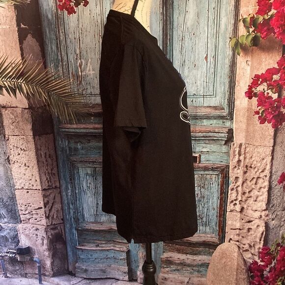 French Connection embroidered headphones black T-shirt, size large, guc - Picture 3 of 9